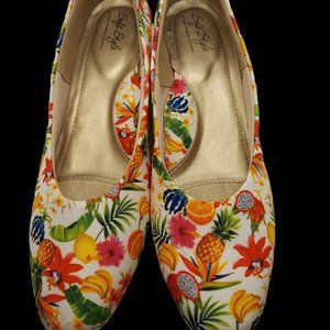 Soft Style Low Heel Tropical Dress Shoe Women's Size 9 1/2
